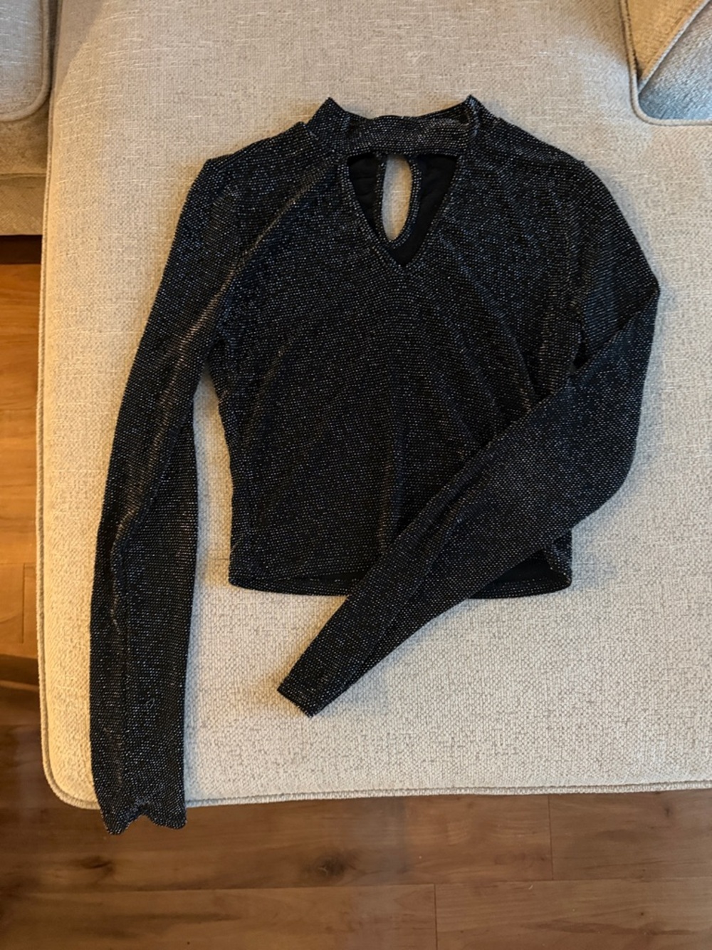 a'gaci Black Shimmer Long-Sleeve Crop Top with Keyhole